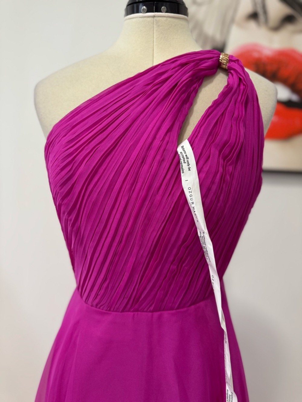 Ozgur Masur One-Shoulder Chiffon Cut-Out Gown In Fuchsia - Picture 4 of 8